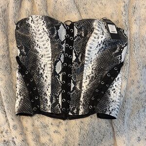 Fashion Nova Black and White Snake Print Crop Top